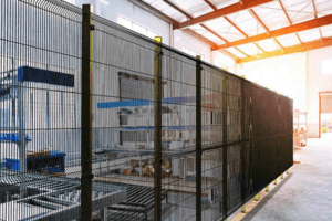 Cerramientos metálicos MRT para protección perimetral de instalaciones industriales