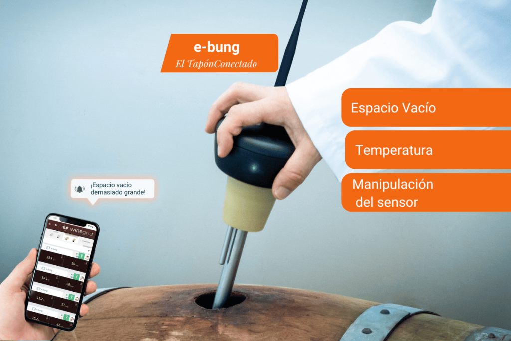 Sensor inteligente e-bung colocado en barrica de roble para el control automático del espacio vacío y temperatura durante la crianza.